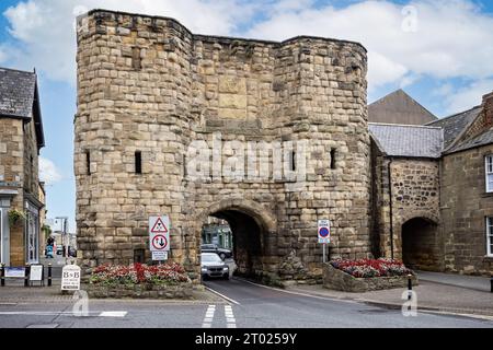 Bondgate Tower o Gatehouse ad Alnwick, Northumberland, Regno Unito, il 24 settembre 2023 Foto Stock