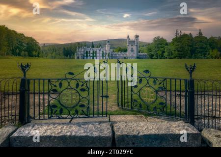 La residenza estiva della famiglia reale britannica è il castello di Balmoral nell'Aberdeenshire, in Scozia Foto Stock