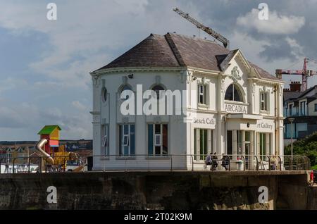 Portrush County Antrim Irlanda del Nord, 06 settembre 2022 - Old Arcadia Ballroom a Portrush ora caffetteria e galleria d'arte Foto Stock