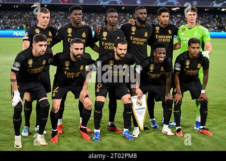 Napoli, Italia. 3 ottobre 2023. I giocatori del Real Madrid posano per una foto di squadra durante la partita di calcio di Champions League gruppo C tra SSC Napoli e Real Madrid FC allo stadio Diego Armando Maradona di Napoli (Italia), 3 ottobre 2023. Crediti: Insidefoto di andrea staccioli/Alamy Live News Foto Stock