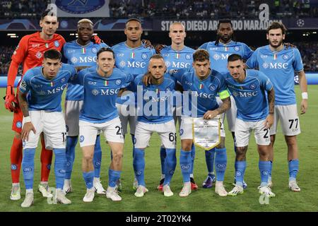 Napoli, Italia. 3 ottobre 2023. I giocatori del Napoli si mettono in posa per una foto di squadra durante la partita di calcio di Champions League gruppo C tra SSC Napoli e Real Madrid FC allo stadio Diego Armando Maradona di Napoli (Italia), 3 ottobre 2023. Crediti: Insidefoto di andrea staccioli/Alamy Live News Foto Stock