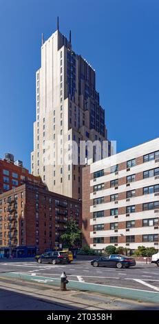 Verizon occupa uffici a Walker Tower, 212 W 18th Street; condomini multimilionari occupano i piani superiori dell'edificio Art Deco. Foto Stock