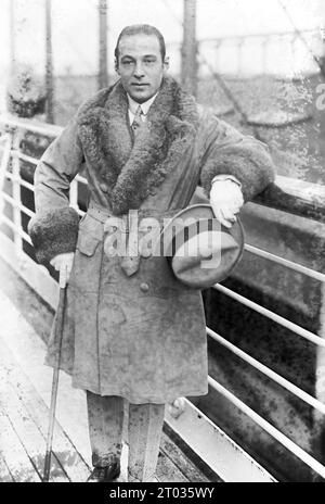 Rodolfo Valentino, Rodolfo Pietro Filiberto Raffaello Guglielmi di Valentina d'Antonguella (1895 – 1926), attore italiano Foto Stock