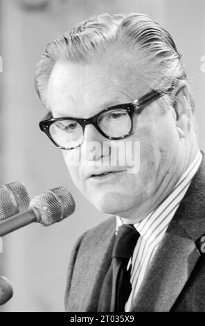 Nelson Rockefeller, Nelson Aldrich Rockefeller (1908 – 1979), uomo d'affari e politico americano. Nelson Rockefeller 1971 Foto Stock