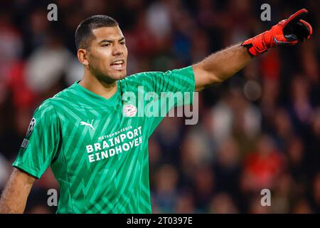 Eindhoven, Paesi Bassi. 3 ottobre 2023. EINDHOVEN, PAESI BASSI - 3 OTTOBRE: Il portiere Walter Benitez del PSV durante la partita di UEFA Champions League gruppo B tra il PSV Eindhoven e il Sevilla FC al Phillips Stadion il 3 ottobre 2023 ad Eindhoven, Paesi Bassi. (Foto di Broer van den Boom/Orange Pictures) credito: dpa/Alamy Live News Foto Stock