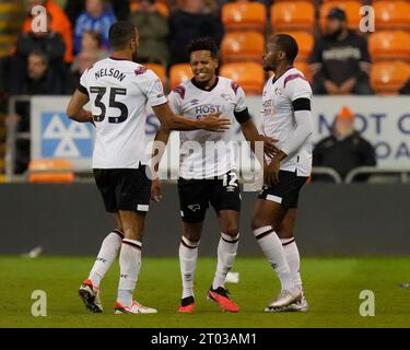 Blackpool, Regno Unito. 31 agosto 2023. Curtis Nelson #35 della contea di Derby festeggia con il marcatore Korey Smith #12 della contea di Derby durante la partita Sky Bet League 1 Blackpool vs Derby County a Bloomfield Road, Blackpool, Regno Unito, il 3 ottobre 2023 (foto di Steve Flynn/News Images) a Blackpool, Regno Unito il 31/8/2023. (Foto di Steve Flynn/News Images/Sipa USA) credito: SIPA USA/Alamy Live News Foto Stock