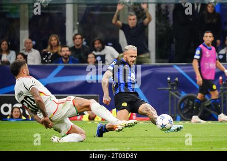 Milano, Italia. 3 ottobre 2023. Federico Dimarco (FC Inter) durante la UEFA Champions League, gruppo D partita di calcio tra FC Internazionale e SL Benfica il 3 ottobre 2023 allo stadio Giuseppe-Meazza di Milano. Crediti: Luca Rossini/e-Mage/Alamy Live News Foto Stock