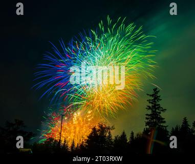 Salmone Run nel fiume Ganaraska. Port Hope, AVANTI. Canada Foto Stock