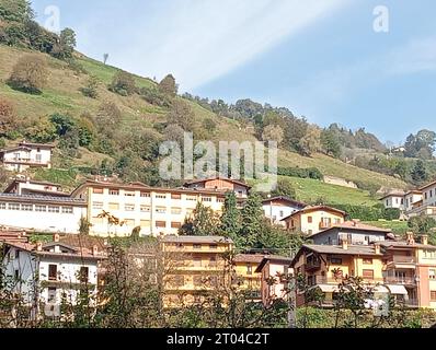 Veduta del paese di Bovegno nell'alta Val Trompia a Brescia Foto Stock