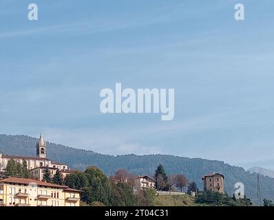 Veduta del paese di Bovegno nell'alta Val Trompia a Brescia Foto Stock