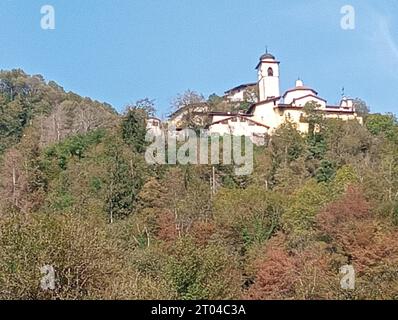Veduta del paese di Bovegno nell'alta Val Trompia a Brescia Foto Stock