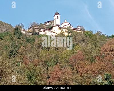 Veduta del paese di Bovegno nell'alta Val Trompia a Brescia Foto Stock
