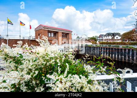 Porto e spiaggia di Bensersiel, Frisia orientale, Germania Foto Stock