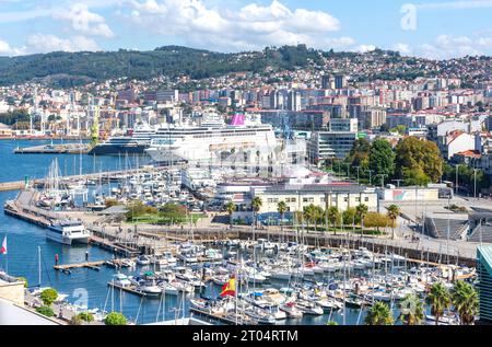 Vista della città e del porto, Vigo, Provincia di Pontevedra, Galizia, Regno di Spagna Foto Stock