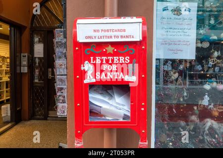 Lettere per Babbo Natale casella postale Babbo Natale al negozio di Natale di Reykjavik Islanda, il piccolo negozio di Natale e il negozio di Natale al centro città Foto Stock