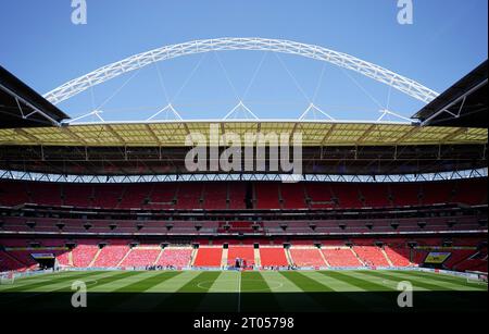 Foto del file datata 27-05-2023 di Una vista generale del Wembley Stadium, Londra. Si prevede che lo stadio nazionale inglese ospiterà la finale, essendo stato anche il luogo della finale di Euro 96 e del decisivo scontro tra Inghilterra e Italia a Euro 2020. Data di emissione: Mercoledì 4 ottobre 2023. Foto Stock