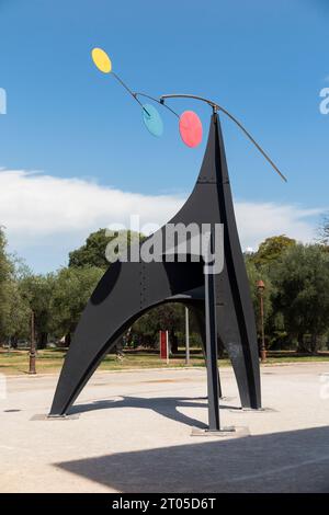 'Théâtre de Nice' mobile (1970) di Alexander Calder; scultura di arte moderna monumentale mobile in mostra all'esterno del Museo Matisse. Bella, Francia. (135) Foto Stock