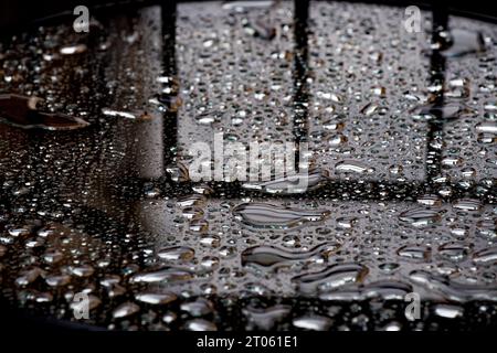 Acqua piovana su Table Bologna in Emilia-Romagna nel Nord Italia settembre 2023 Wiki: È una città e capitale della regione Emilia-Romagna nel Nord Foto Stock