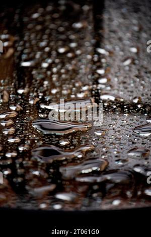 Acqua piovana su Table Bologna in Emilia-Romagna nel Nord Italia settembre 2023 Wiki: È una città e capitale della regione Emilia-Romagna nel Nord Foto Stock