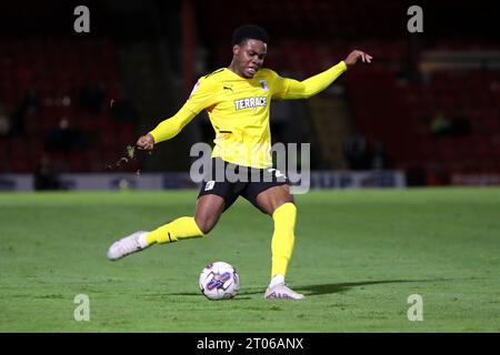 Tyrell Warren di Barrow durante il match di Sky Bet League 2 tra Grimsby Town e Barrow a Blundell Park, Cleethorpes martedì 3 ottobre 2023. (Foto: Mark Fletcher | mi News) crediti: MI News & Sport /Alamy Live News Foto Stock