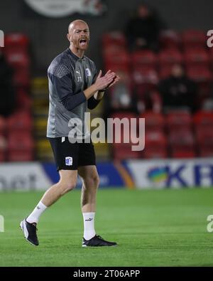 Barrow First Team Coach Jason Taylor durante il match di Sky Bet League 2 tra Grimsby Town e Barrow a Blundell Park, Cleethorpes martedì 3 ottobre 2023. (Foto: Mark Fletcher | mi News) crediti: MI News & Sport /Alamy Live News Foto Stock