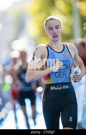 Annika Koch partecipa a Pontevedra nel World Triathlon Championship Series 2023. Foto Stock