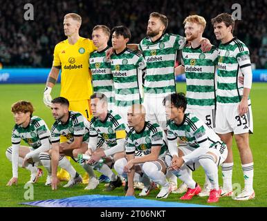 Una foto del gruppo Celtic davanti alla partita di UEFA Champions League Group e al Celtic Park, Glasgow. Data foto: Mercoledì 4 ottobre 2023. Foto Stock