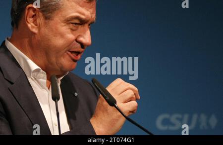 Landtagswahl 2023. Markus Söder Ministerpräsident des Freistaates Bayern und Innenminister Joachim Herrmann unterstützen Friedrich Merz Parteivorsitzender der CDU in Nürnberg, Bayern, Deutschland . Ottobre 04, 2023. Credito: Imago/Alamy Live News Foto Stock