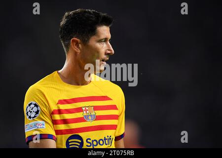 4 ottobre 2023: Stadio Dragao, Porto, Portogallo; Champions League Football, Porto contro FC Barcelona: Robert Lewandowski di Barcellona Foto Stock