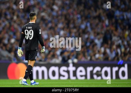 4 ottobre 2023: Stadio Dragao, Porto, Portogallo; Champions League Football, Porto contro FC Barcelona: Diogo Costa di Porto Foto Stock