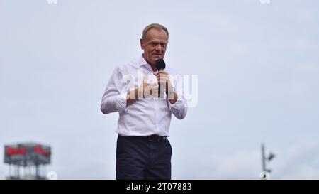Varsavia, Polonia. Ottobre 2023. Donald Tusk durante di nelle più grandi manifestazioni viste in Polonia dalla caduta del comunismo. Marzo di un milione Foto Stock