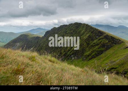 Nantlle Ridge su Y Garn a Snowdonia, Galles Foto Stock