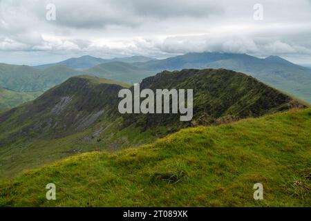 Nantlle Ridge su Y Garn a Snowdonia, Galles Foto Stock