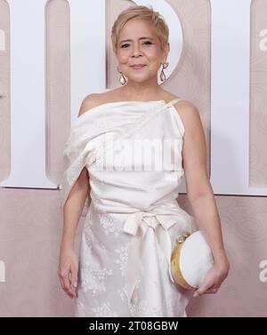 Los Angeles, USA. 4 ottobre 2023. Dolly De Leon arriva all'ABS-CBN e al Star Cinema's A VERY GOOD GIRL Hollywood Premiere tenutasi al Pacific Design Center - Silver Screen Theater di West Hollywood, CALIFORNIA mercoledì 4 ottobre 2023. (Foto di Sthanlee B. Mirador/Sipa USA) credito: SIPA USA/Alamy Live News Foto Stock