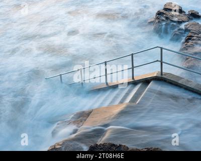 A pochi passi dalla piscina di Summerlease, Bude Foto Stock