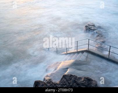 A pochi passi dalla piscina di Summerlease, Bude Foto Stock