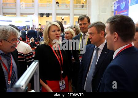 San Pietroburgo, Russia. 5 ottobre 2023. Ekaterina Priezzheva (C), Kirill Polyakov (2R), intervengono alla cerimonia di apertura del Forum internazionale Anti-Counterfeit 2023 presso la Biblioteca Presidenziale di San Pietroburgo. (Foto di Maksim Konstantinov/SOPA Images/Sipa USA) credito: SIPA USA/Alamy Live News Foto Stock