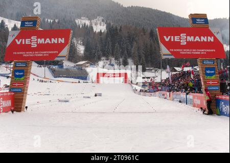 Viessmann Nordische Kombination individuale Gundersen 10 km Langlauf FIS Nordische Ski Weltmeisterschaft in Val di Fiemme, Italien AM 22.02.2013 Foto Stock