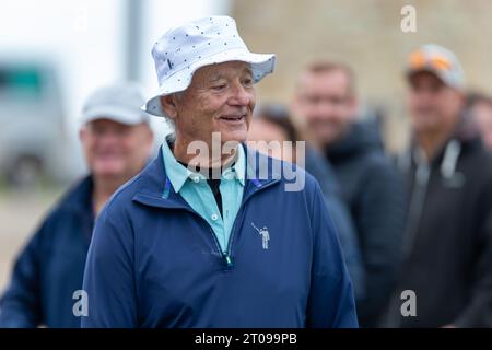 Carnoustie, Scozia. 5 ottobre 2023. Hollywood Ledgend Bill Murray (73) ridendo con gli spettatori nel giorno 1 dell'Alfred Dunhill Links Championship 2023. Crediti: Tim Gray/Alamy Live News Foto Stock