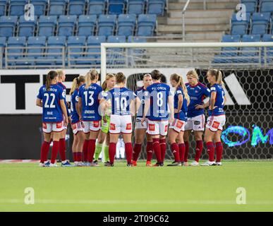 Oslo, Norvegia. 4 ottobre 2023. Oslo, Norvegia, 4 ottobre 2023: I giocatori del Valerenga sono visti durante la partita di campionato Toppserien tra Valerenga e Arna Bjornar all'Intility Arena di Oslo (Ane Frosaker/SPP) credito: SPP Sport Press Photo. /Alamy Live News Foto Stock