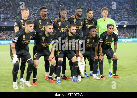 Il giocatore del Real Madrid CF posa per una foto di squadra prima del Leaguematch dei campioni UEFA tra SSC Napoli e Real Madrid CF allo Stadio Maradona il 3 ottobre 2023 a Napoli, Italia . Foto Stock