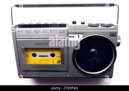 sanyo; cassetta; 70s; dispositivo musicale; lettore musicale 70s; cassetta; cassetta; cassetta radio Sanyo; cassetta radio vintage Foto Stock