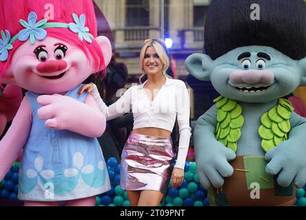 Ashley Roberts all'apertura del pop-up Trolls Happy Place, a Piccadilly, St James's, Londra. Data immagine: Giovedì 5 ottobre 2023. Foto Stock