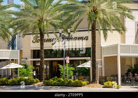 Dania Beach, Florida, USA - 4 ottobre 2023: Foto del negozio Tommy Bahama a Dania Pointe Florida Foto Stock