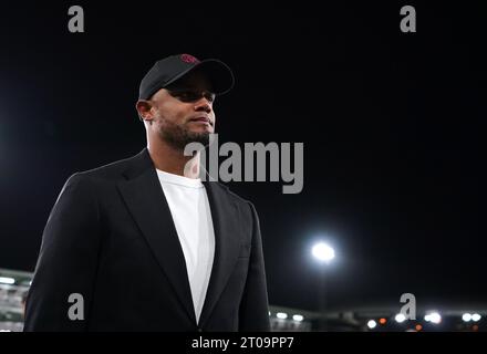 Foto del file datata 03-10-2023 del manager Vincent Kompany, che ha ammesso un "senso di sollievo" ha travolto Burnley dopo aver battuto Luton la scorsa settimana, anche se il belga ha messo in dubbio il significato della loro prima vittoria della stagione. Data di emissione: Giovedì 5 ottobre 2023. Foto Stock