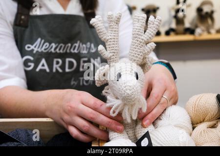 Alexandra Palace, Londra, Regno Unito. 5 ottobre 2023. The Knitting & Stitching Show all'Alexandra Palace, a nord di Londra. Crediti: Matthew Chattle/Alamy Live News Foto Stock