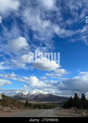 Strada di montagna a Esquel, Chubut Foto Stock