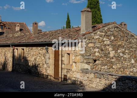 Calles y casas de Pedraza, Segovia Foto Stock