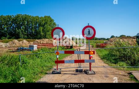 Strada bloccata per lavori a terra in Belgio Foto Stock