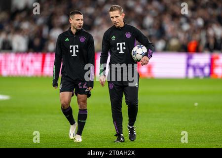 Copenhagen, Danimarca. 3 ottobre 2023. Raphael Guerreiro (22) del Bayern Monaco si sta riscaldando prima della partita di UEFA Champions League tra FC Copenhagen e Bayern Monaco al Parken di Copenaghen. (Foto: Gonzales Photo - Frederikke Jensen). Foto Stock